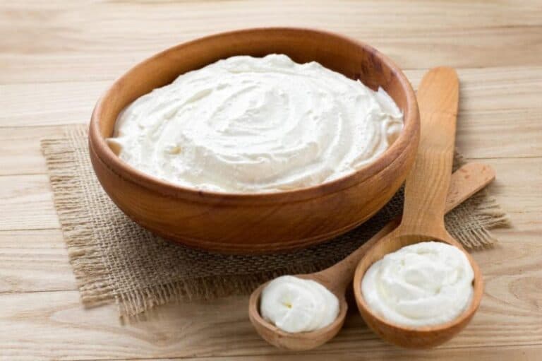 Can You Freeze Sour Cream? [Definitive Guide] Medmunch